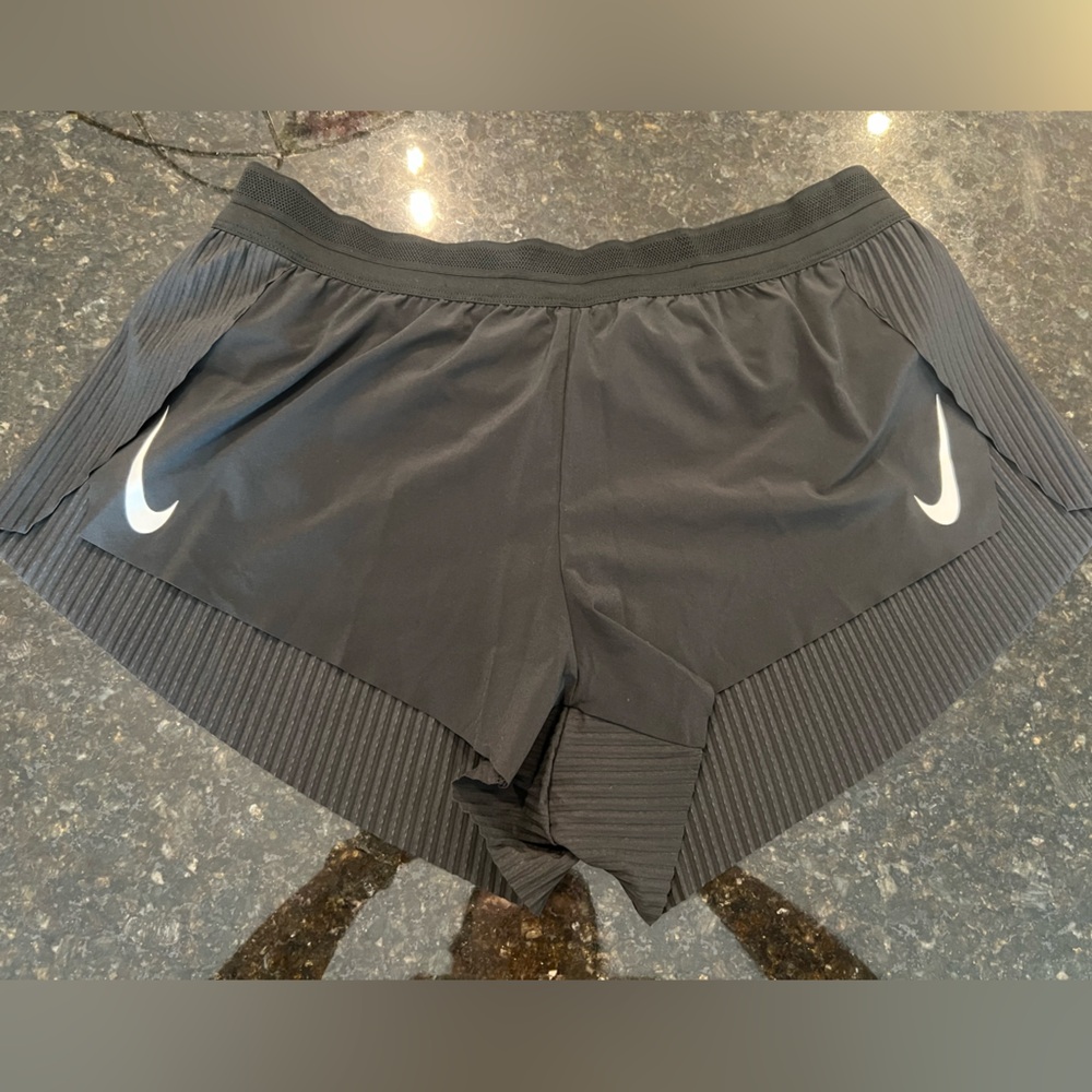 Women’s Nike Aeroswoft shorts